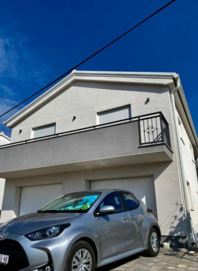 Tinel Apartment
